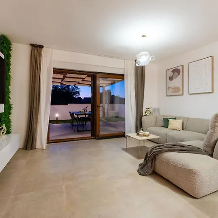 My Dalmatia - Luxury T&t With Private Pool بيت للعطل *