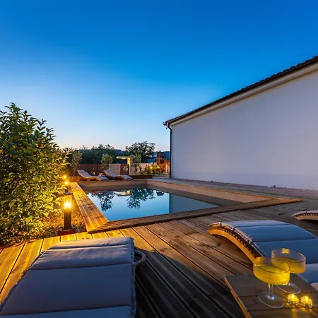 Casa de Férias My Dalmatia - Luxury T&t With Private Pool Murvica (Policnik)